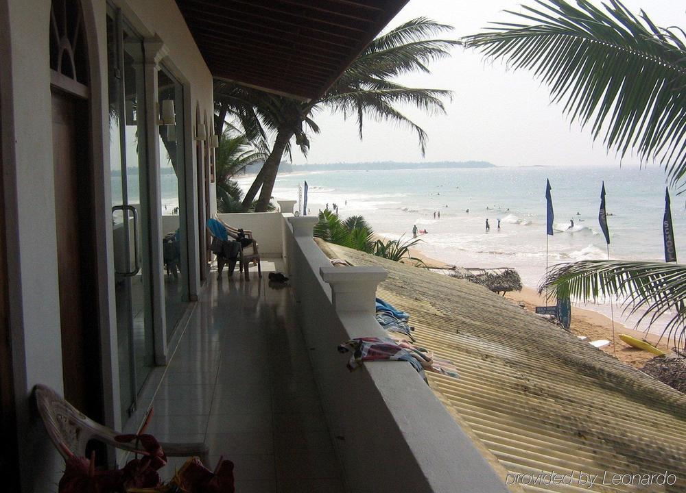 Royal Beach Hotel & Restaurant Hikkaduwa Buitenkant foto