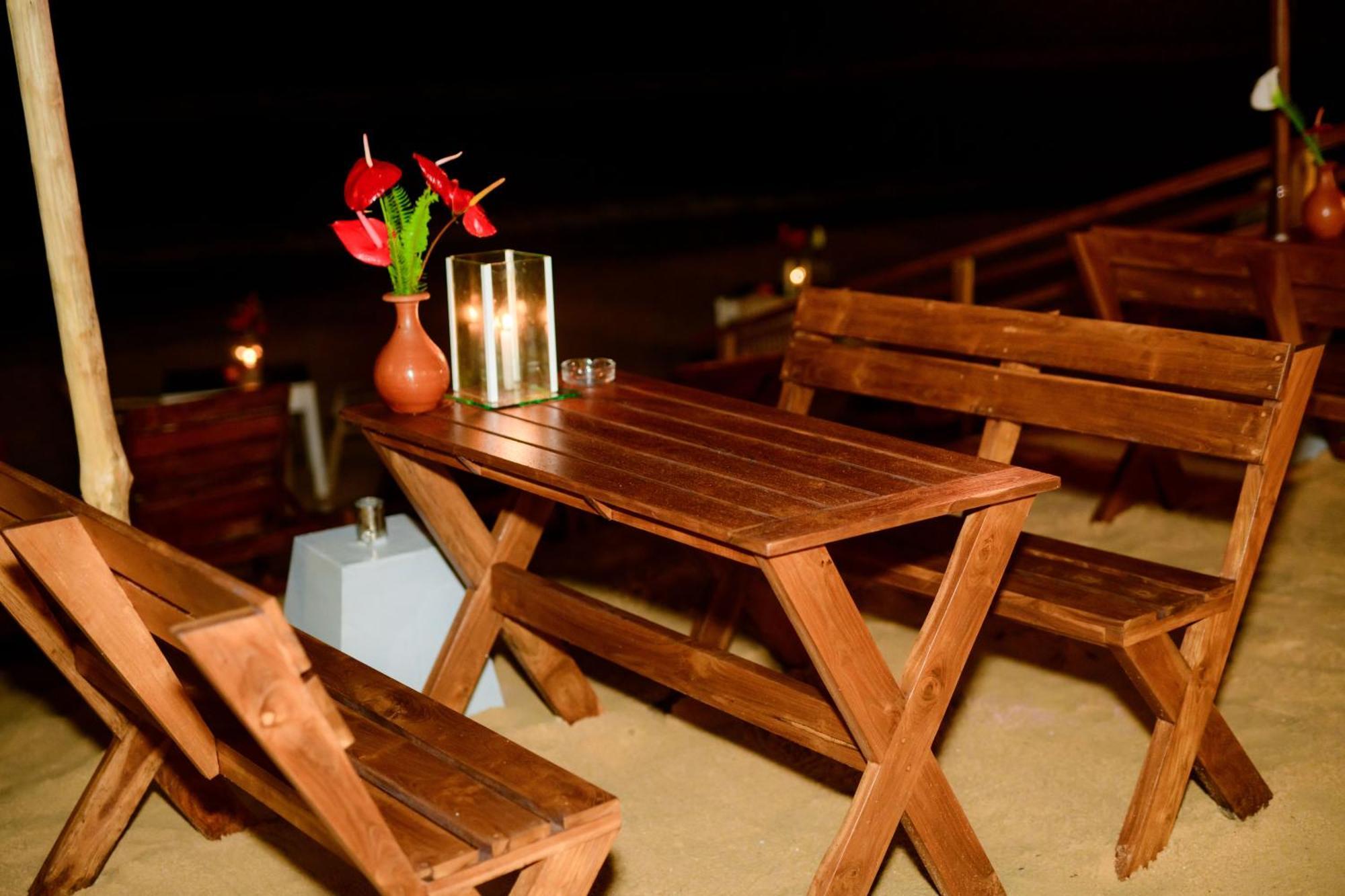 Royal Beach Hotel & Restaurant Hikkaduwa Buitenkant foto