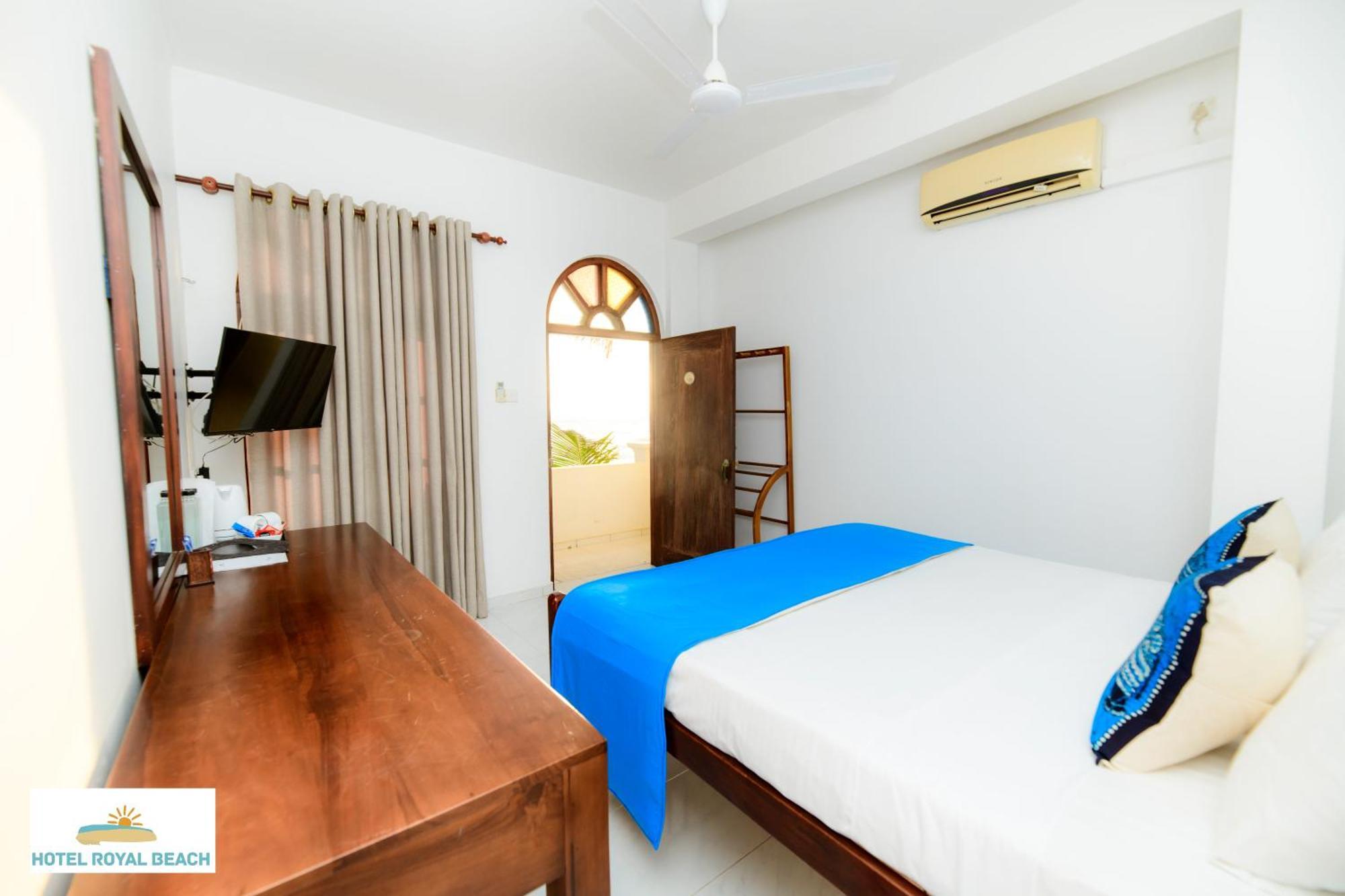 Royal Beach Hotel & Restaurant Hikkaduwa Buitenkant foto