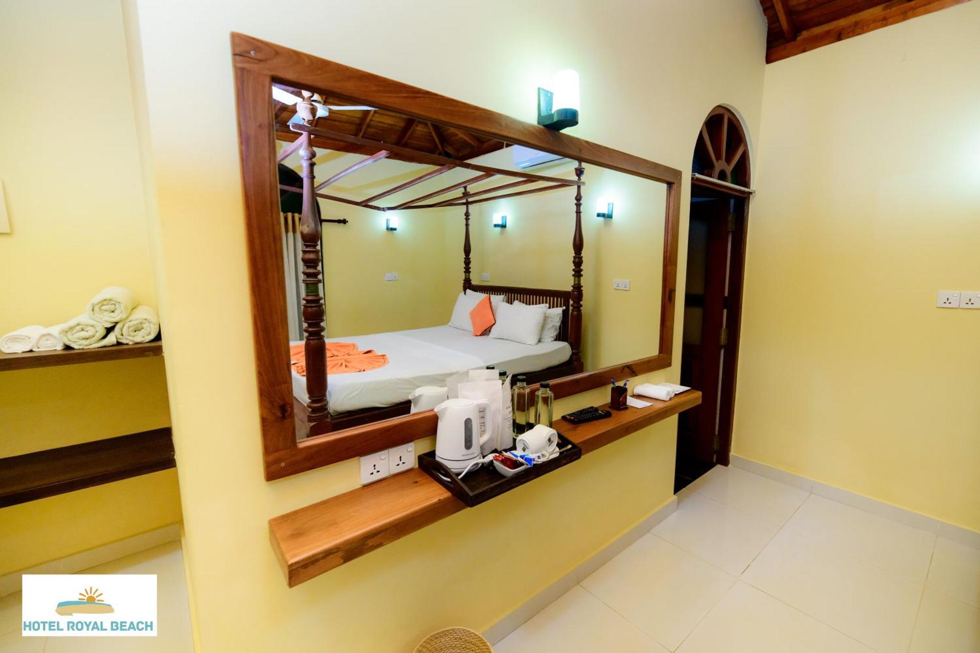 Royal Beach Hotel & Restaurant Hikkaduwa Buitenkant foto